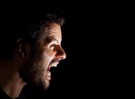 Pessoas t&oacute;xicas consomem-nos a energia mental. Aprenda a proteger-se