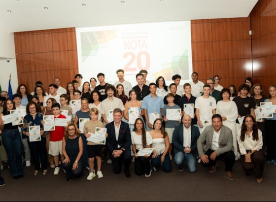 37 alunos premiados pelo Cr&eacute;dito Agr&iacute;cola de Albufeira  