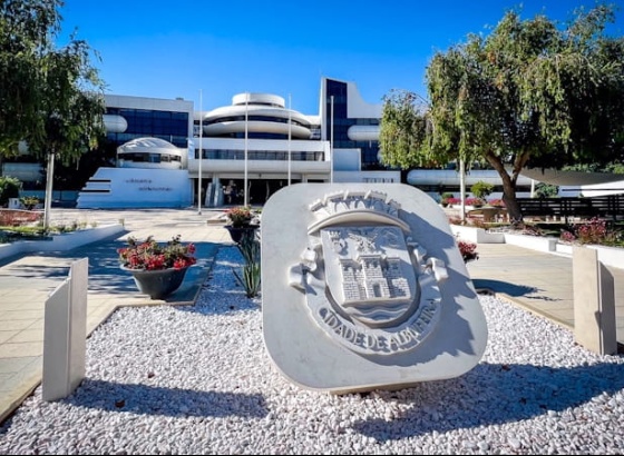 Albufeira refor&ccedil;a equipas de assistentes operacionais e de cozinheiros nas escolas do concelho