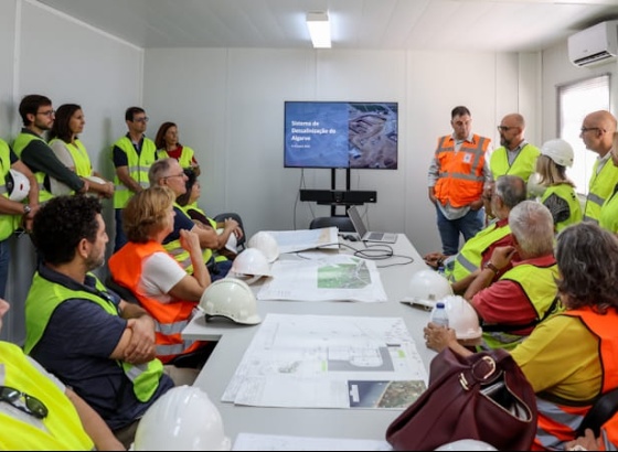 Mais de meia centena de engenheiros visitaram obra da dessalinizadora do Algarve  
