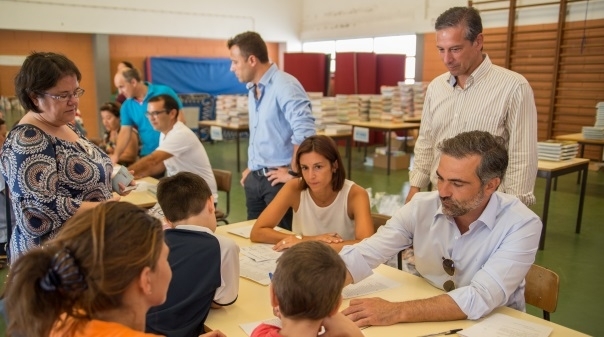 Olhão investe 100 mil euros em manuais escolares para alunos do 8.º ao 12.º ano  