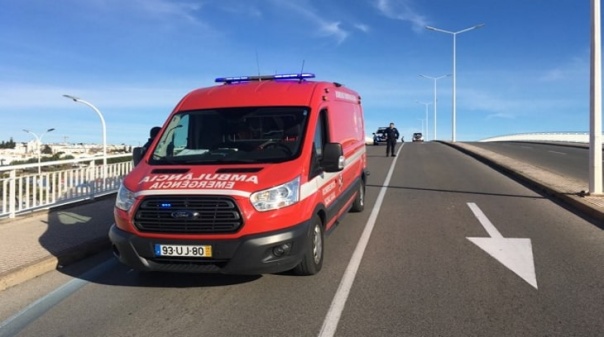 Tavira: Ciclista ferido em despiste na ponte 