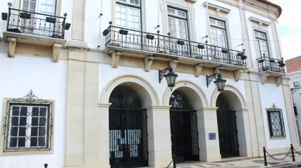Câmara de Faro aprova financiamento para aumentar vagas de Medicina no Algarve