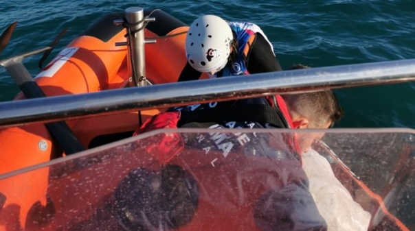 Praticante de kitesurf em dificuldades foi esta tarde resgatada em Quarteira