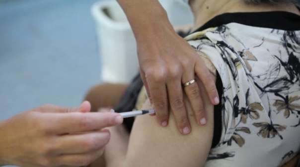 Vacina contra a gripe pode ser inoculada gratuitamente em oito farmácias de Portimão