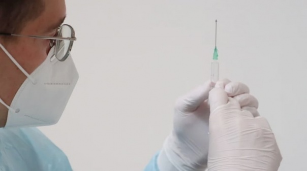 Covid-19: Infarmed registou 22.927 reações adversas às vacinas