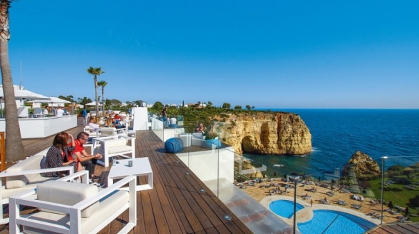 Ocupação em maio "indicia recuperação" do turismo no Algarve 
