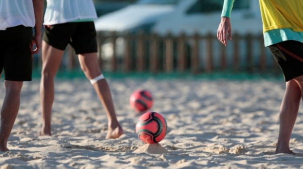 Associação de Futebol do Algarve dá pontapé de saída no futebol de praia em Quarteira 