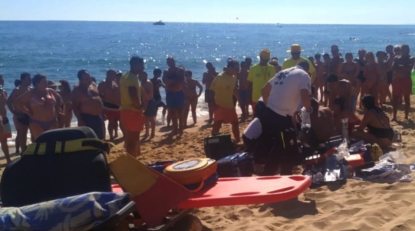 Homem morre na praia de Quarteira devido a paragem cardiorrespiratória