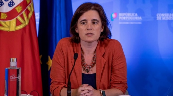 Governo propõe aumento mínimo de 52 euros por ano até 2026 na função pública