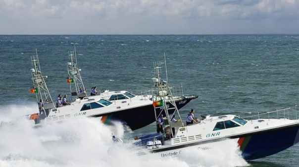 Embarcação da GNR meteu água ao largo de Vila Real de Santo António após perseguição a traficantes