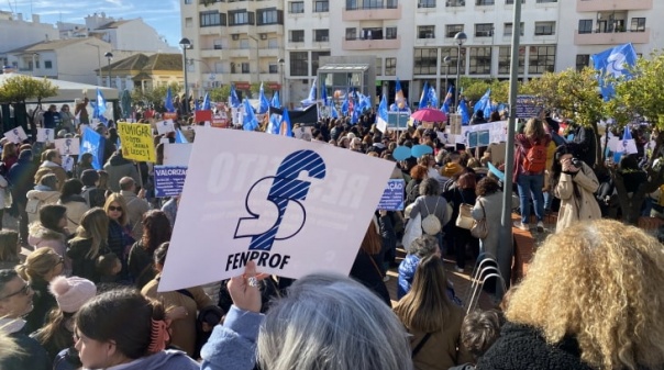 PCP saúda todos os professores que se manifestaram no distrito de Faro