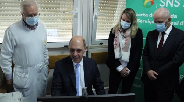 Ministro da Saúde acompanhou primeira teleconsulta entre o CHUA e o Estabelecimento Prisional de Faro