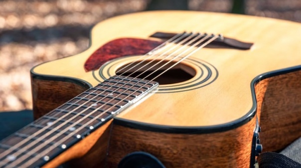 Auditório Carlos do Carmo recebe 1º Concurso Internacional de Guitarras Cidade de Lagoa – Zé Gregório 