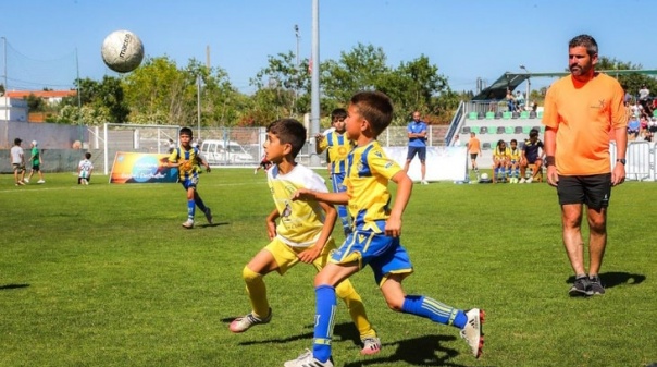 Segunda jornada do Campeonato de Futebol – Golfinhos decorre este domingo em Ferreiras
