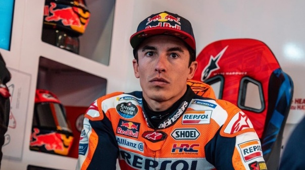 MotoGP: Márquez sofre fratura na mão direita em queda com Oliveira