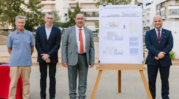 Câmara de Faro assinou contrato de construção para nova escola básica com jardim de infância