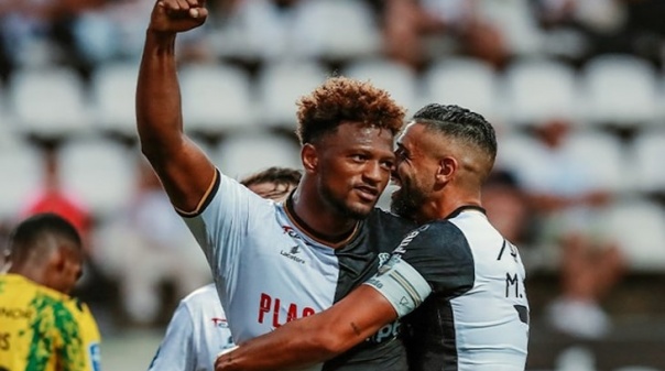 Farense reduzido a 10 na segunda parte vence Tondela na Taça da Liga