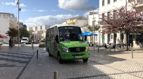 App localiza autocarros urbanos de Loulé em tempo real 