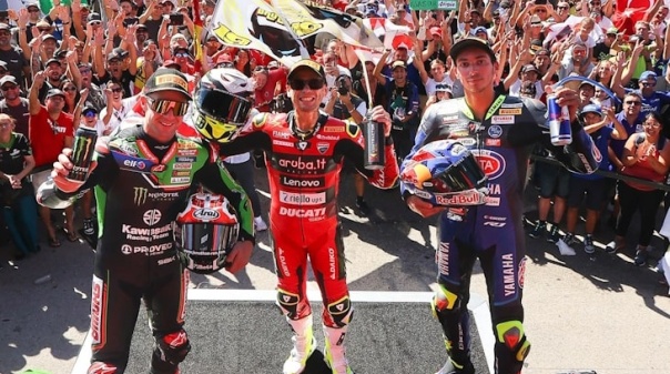 Álvaro Bautista vence primeira corrida em Portimão e entrega título à Ducati