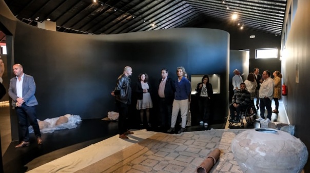 Ministra Ana Abrunhosa visitou futuro Museu de Vila do Bispo - O Celeiro da História