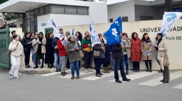 Trabalhadores do ensino superior do Algarve protestaram contra precariedade