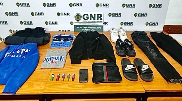 Adolescentes detidos pela GNR por roubo em Albufeira 