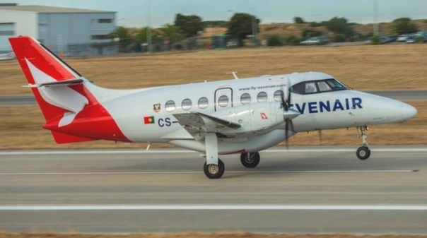 Carreira aérea Bragança - Portimão mantém-se com menos voos