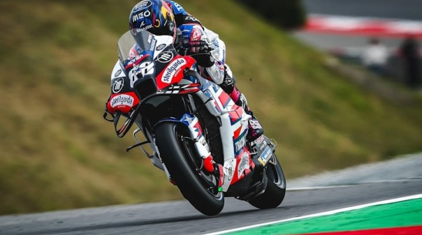 MotoGP/Portugal: Bastianini garante 'pole', Oliveira vai partir do 15.º lugar