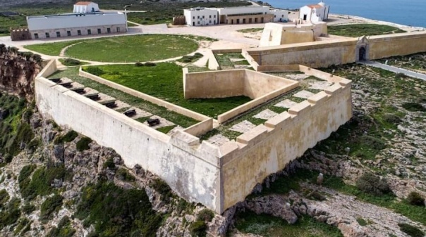 Fortaleza de Sagres apresenta performance ligada à Revolução dos Cravos e centro expositivo sensorial 