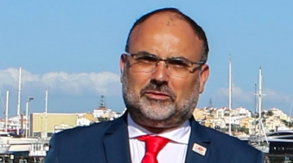 Álvaro Bila assume presidência da Câmara Municipal de Portimão  