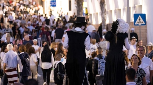 Carvoeiro – Noite Black & White espera por milhares de visitantes na 10ª edição 