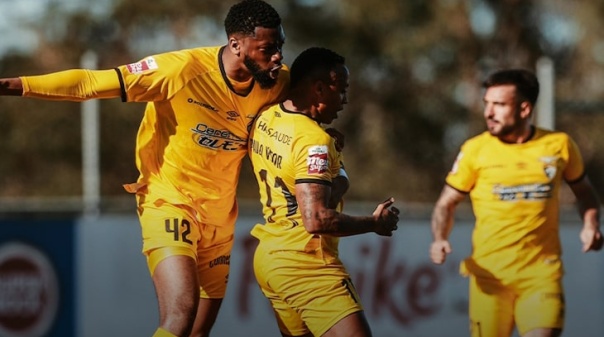 Portimonense vence fora o FC Porto B com 'bis' de Paulo Vítor
