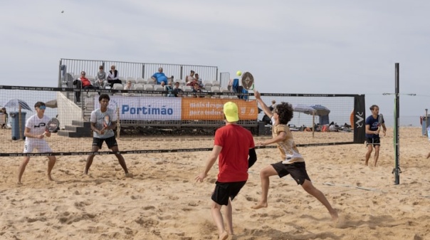 Praia da Rocha transforma-se em arena internacional de Beach Tennis