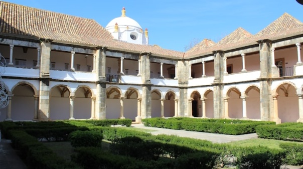 Obras de Nadir Afonso expostas pela primeira vez no Algarve a partir de sábado