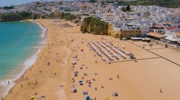 Algarve presente em feiras internacionais de turismo no Porto e Barcelona  
