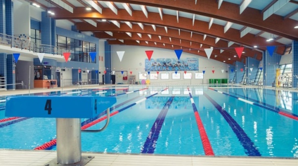 Torneio regional de natação de Desporto Escolar leva 150 alunos às Piscinas Municipais de Albufeira