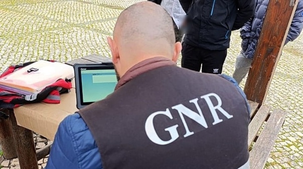 Homem detido em Almancil por permanência ilegal no país 