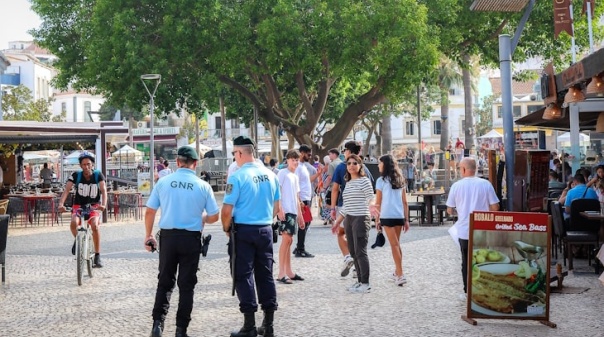 Albufeira antecipa reforço de segurança nas zonas mais frequentadas de animação noturna