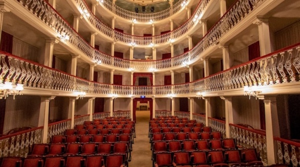 Pianista Júlio Resende nos 180 anos do Teatro Lethes 