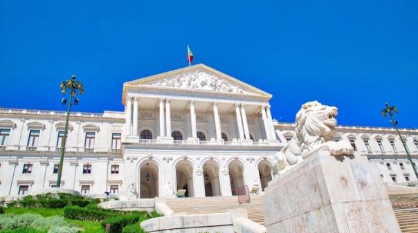 Legislativas: Quinze partidos disputam nove mandatos no círculo eleitoral de Faro