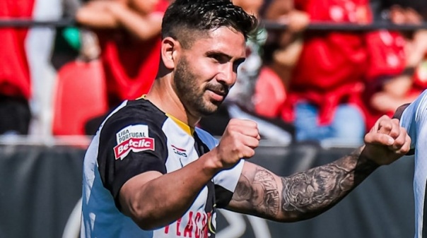 Farense soma 3 pontos importantíssimos frente ao Estrela da Amadora 