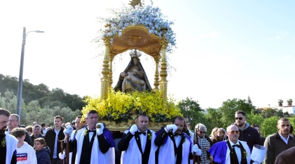 Isa de Brito e Luís Manhita juntam-se à Festa da Mãe Soberana 