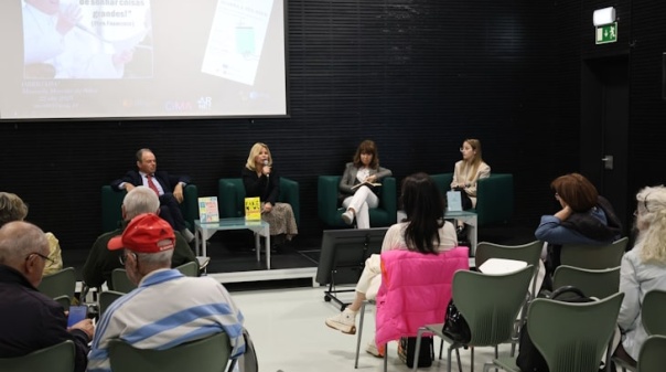 Biblioteca de Tavira acolheu conferência sobre os perigos da desinformação