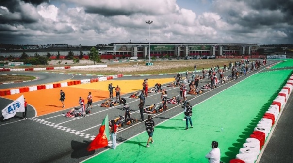 232 pilotos aceleram no Kartódromo Internacional do Algarve para o Europeu FIA