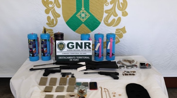 Homem detido por violência doméstica e tráfico de droga em São Brás de Alportel 