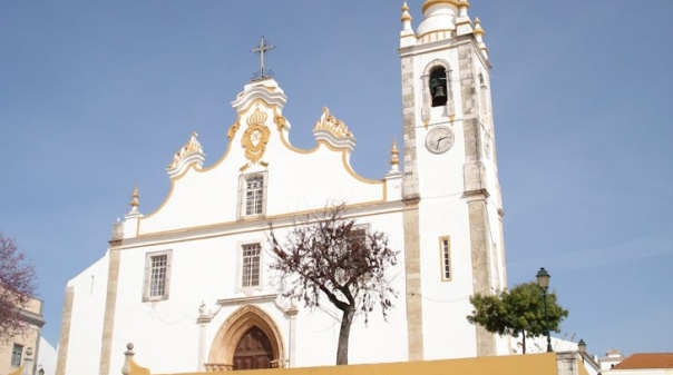 Encontradas ossadas na Igreja Matriz de Portimão durante obras por muro caído