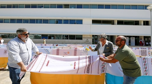 Lagos e Ucrânia unidos por bordados tradicionais