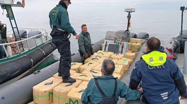 Mais de uma tonelada de haxixe apreendida no Guadiana pela GNR e Guardia Civil