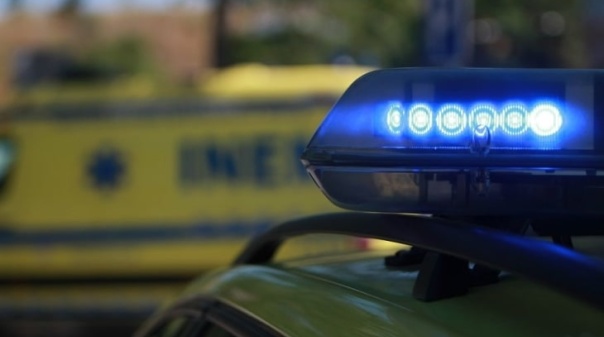 Homens soterrados em Albufeira resgatados com vida e transportados para hospital